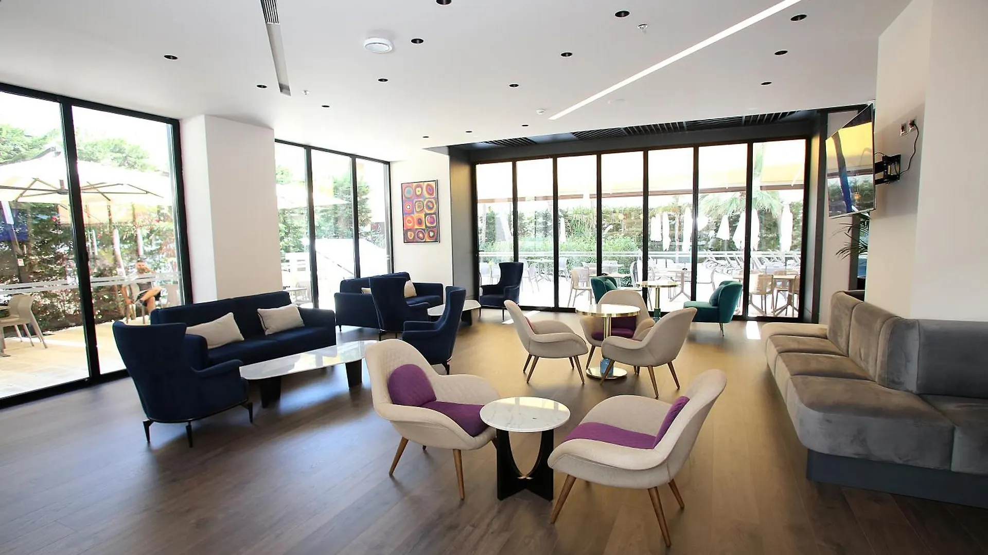 Durres Bay Hotel 4*,