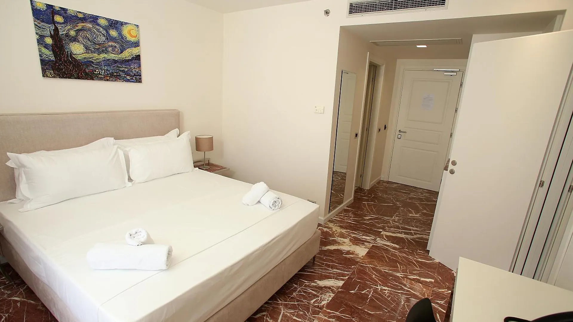 Durres Bay Hotel Албания