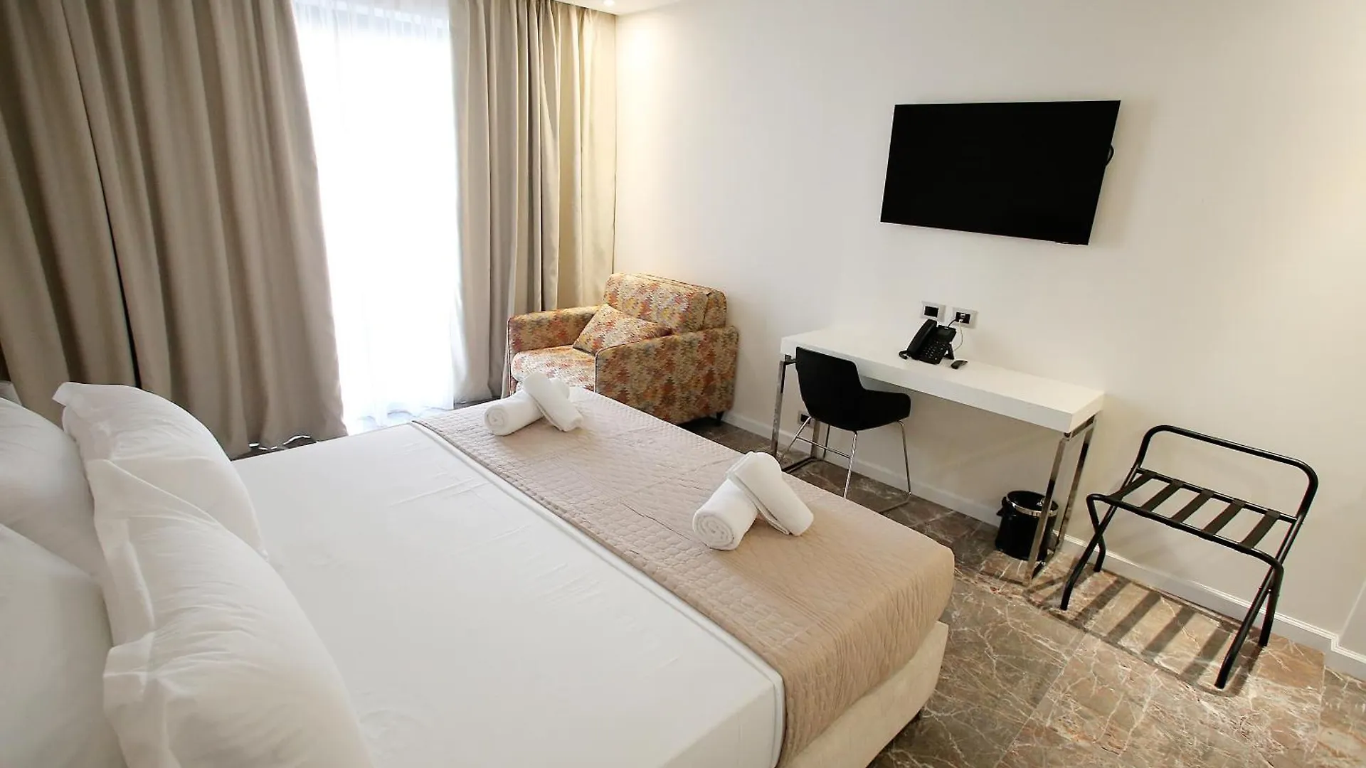****  Durres Bay Hotel Албания